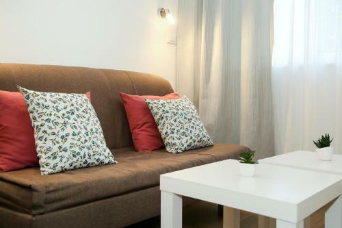 Anna Apartments
