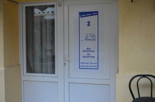 Hostal Rooms Ara?i?