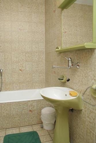 Apartments With A Parking Space Lumbarda (korcula) - 4473