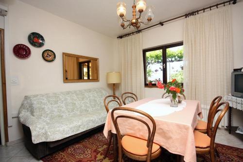 Apartment Barbat 4977a