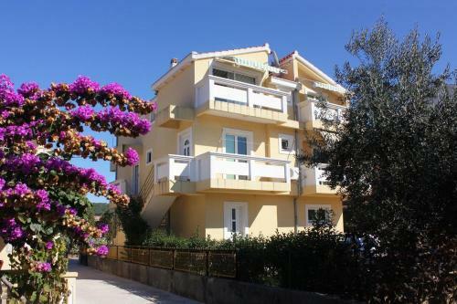 Apartments With A Parking Space Bibinje (zadar) - 5761