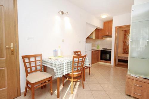 Apartment Supetar 6037b
