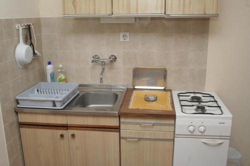 Apartments By The Sea Rogoznica - 4263
