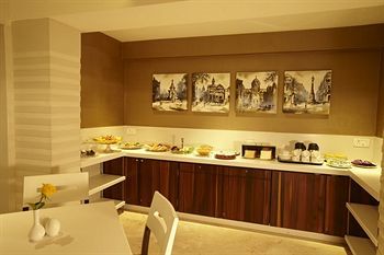 Hotel Bawa Continental