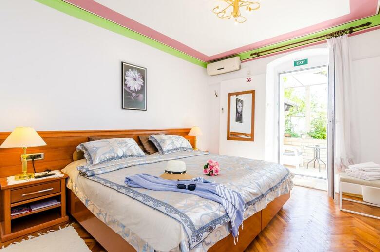 Apartments Nicol