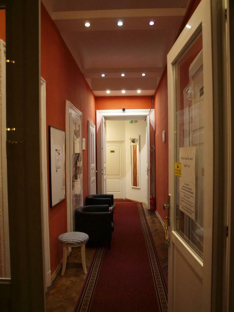 Residencia Europa Centerpoint Guesthouse