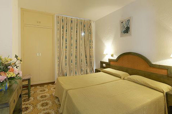 Apartamentos Bon Lloc