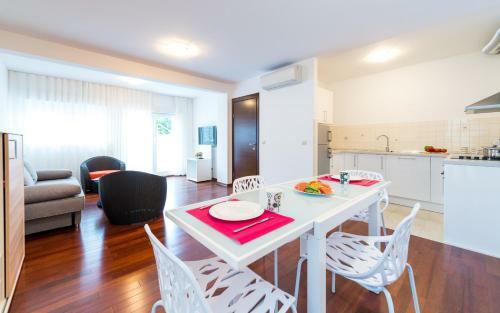 Apartments Lotos