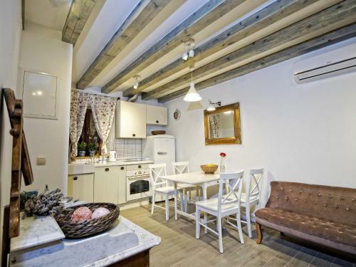 Anja Apartments
