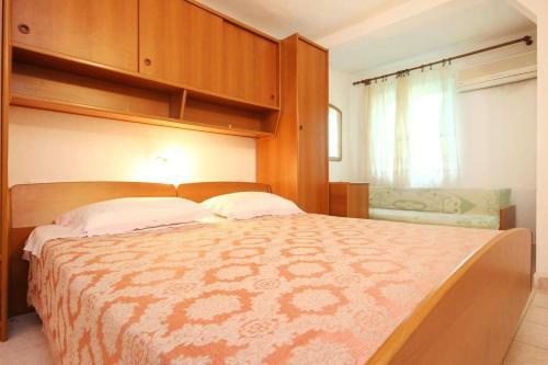 Apartment Orebic 10093a