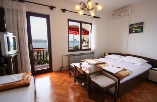 Three-bedroom Apartment In Crikvenica XVI