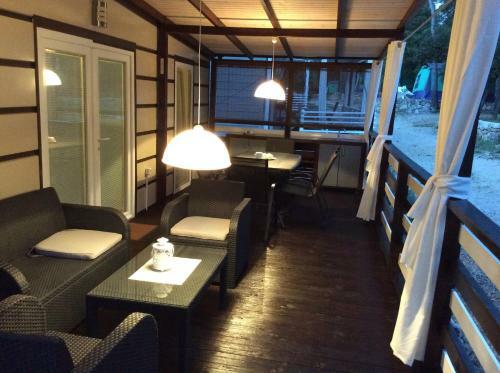 Mobile Home Shelbox