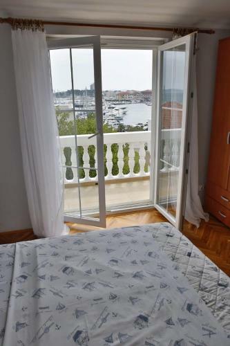 Hostal Guesthouse Villa Kolonada