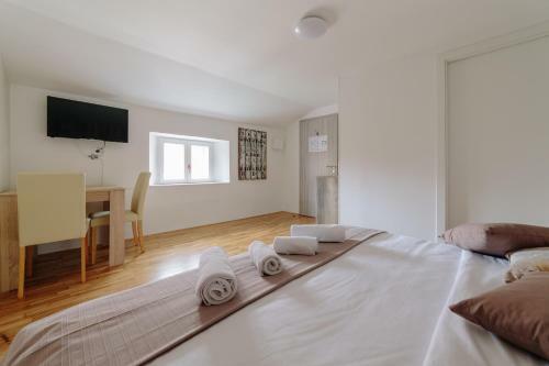 Hostal Piranika