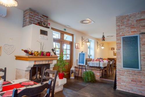 Hostal Guest House Parma