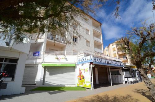 Apartamentos Riells Park