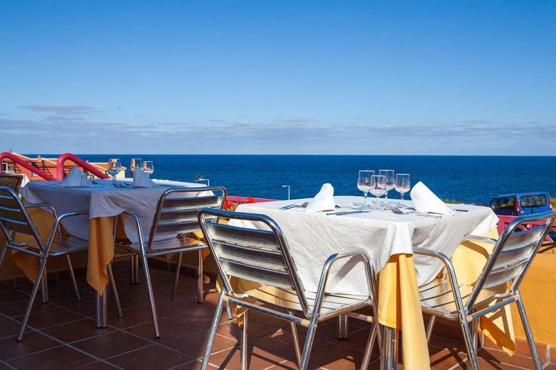 Apartamentos La Caleta