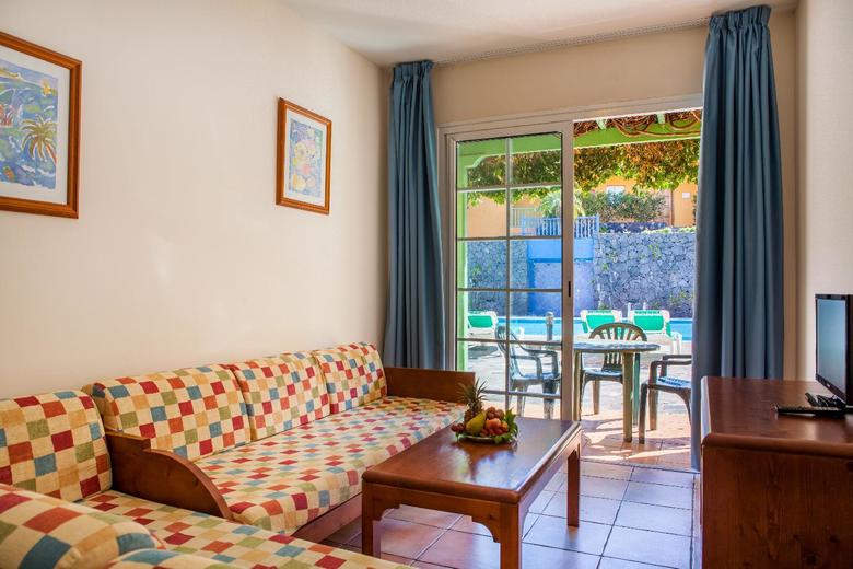Apartamentos La Caleta