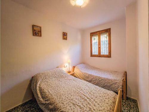 Ten-bedroom Holiday Home In Alcanar Platja