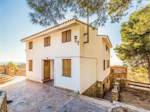 Ten-bedroom Holiday Home In Alcanar Platja