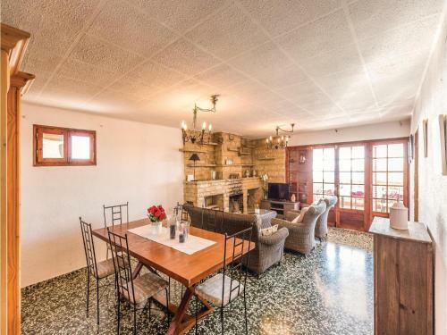 Ten-bedroom Holiday Home In Alcanar Platja