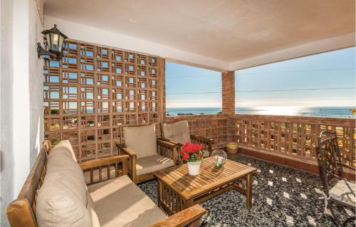 Ten-bedroom Holiday Home In Alcanar Platja