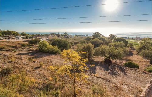 Ten-bedroom Holiday Home In Alcanar Platja