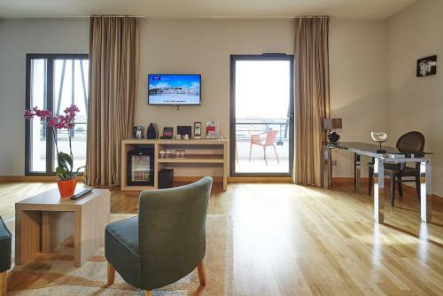 Kyriad Prestige Lyon Est - Saint Priest Eurexpo Hotel And Spa