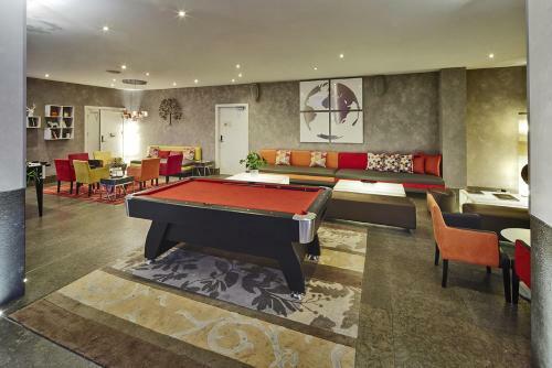Kyriad Prestige Lyon Est - Saint Priest Eurexpo Hotel And Spa