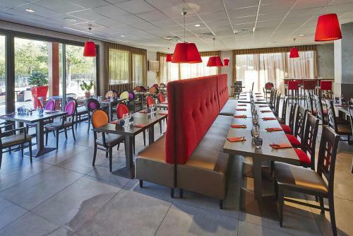 Kyriad Prestige Lyon Est - Saint Priest Eurexpo Hotel And Spa