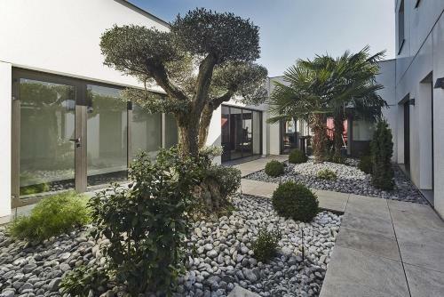 Kyriad Prestige Lyon Est - Saint Priest Eurexpo Hotel And Spa