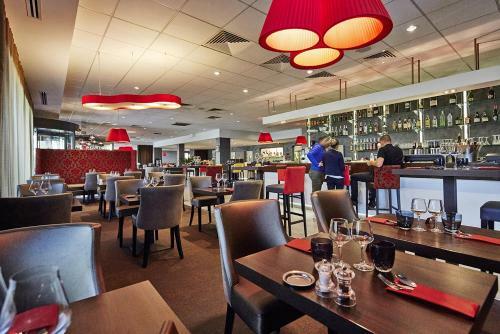 Kyriad Prestige Lyon Est - Saint Priest Eurexpo Hotel And Spa