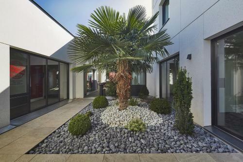 Kyriad Prestige Lyon Est - Saint Priest Eurexpo Hotel And Spa