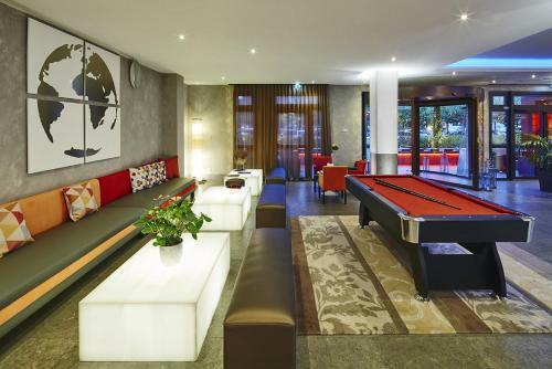 Kyriad Prestige Lyon Est - Saint Priest Eurexpo Hotel And Spa