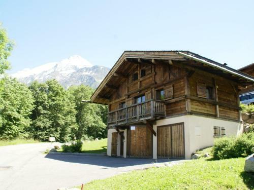 Peaceful Chalet In Les Houches With Garage