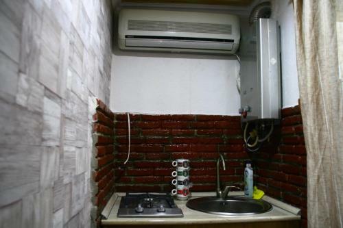 Hostal Kipiani Guest House