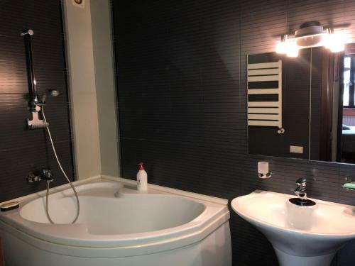 Sweet Apartment In Tbilisi Center