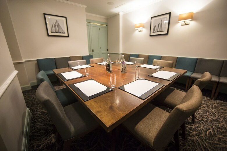 Hotel Holm House
