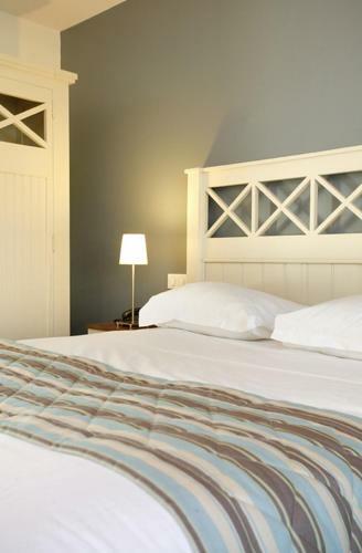 Logis Hotel, Restaurant Et Spa Le Relais De Broceliande