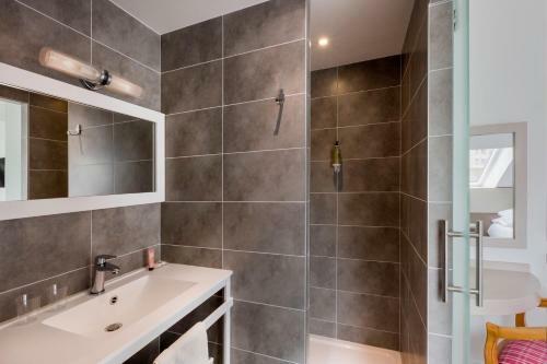 Hotel Best Western Le Dauphin Et Le Spa Du Prieur�