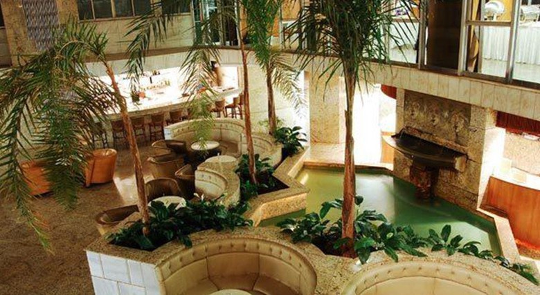 Hotel Carlton
