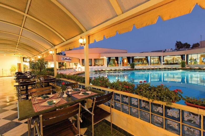 Cairo Pyramids Hotel