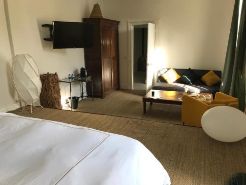 Bed & Breakfast Les Bulles Dor�es Art & Gallery