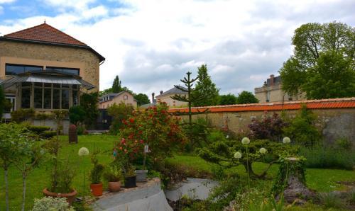 Bed & Breakfast Les Bulles Dor�es Art & Gallery