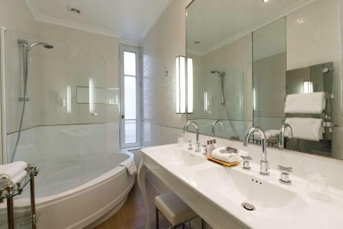 Best Western Premier Grand Monarque Hotel & Spa
