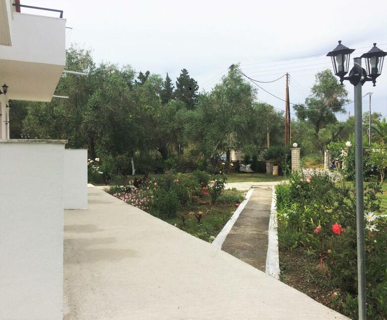 Captains Studios & Apartments