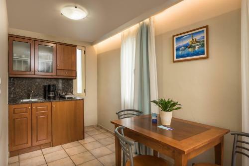 Apartamento Elotis Suites