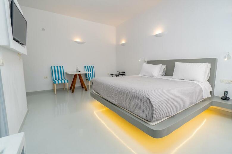 Central Fira Hotel