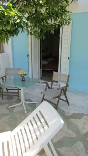Hostal G. Sandalis Hotel