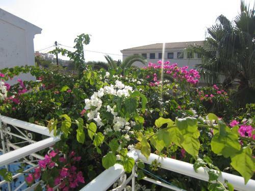 Hostal G. Sandalis Hotel